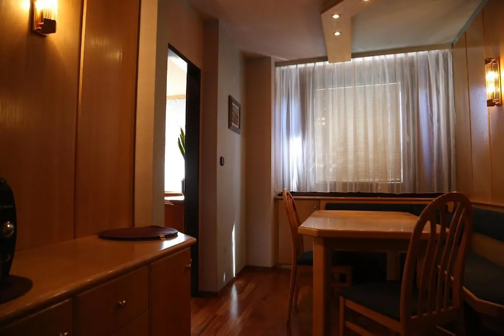 Apartment Vacha Linzerstrasse Βιέννη
