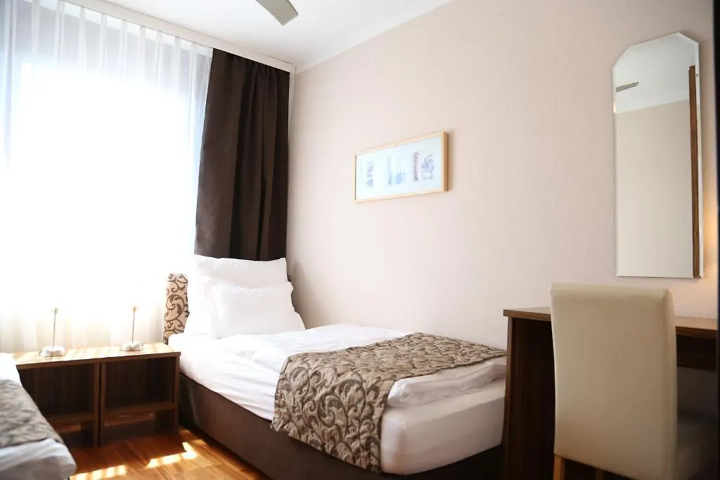 Apartment Vacha Linzerstrasse Βιέννη